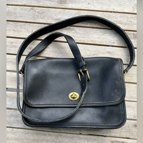 Coach Handbags - Vintage Coach purse classic shape